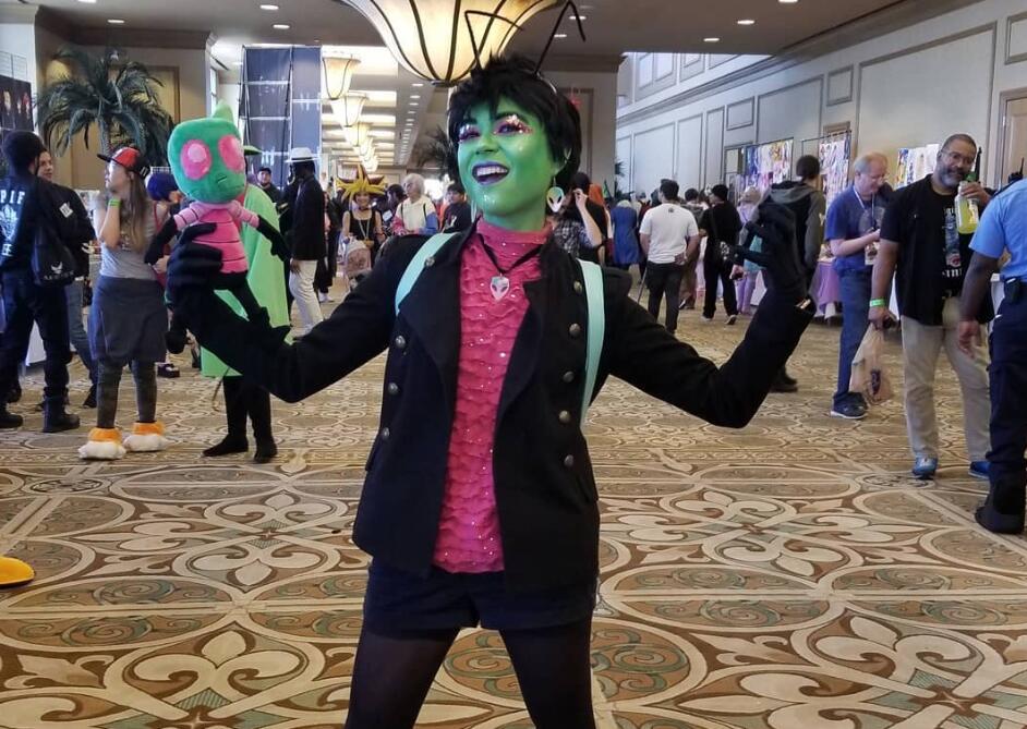 韩国主持人直播时突然举起笔:这是国产的不是日本货:B Sports(图4) 必一体育